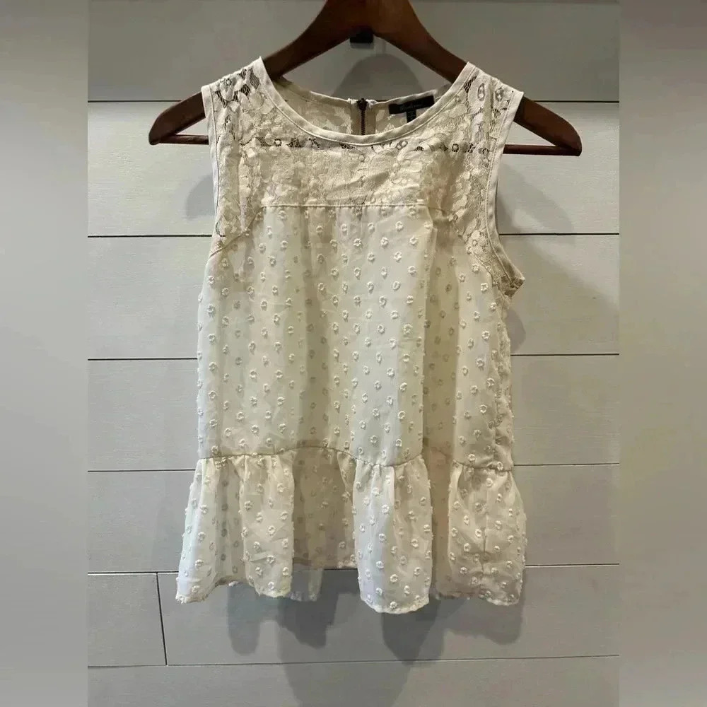 Monteau Ivory Lace Blouse- women’s small